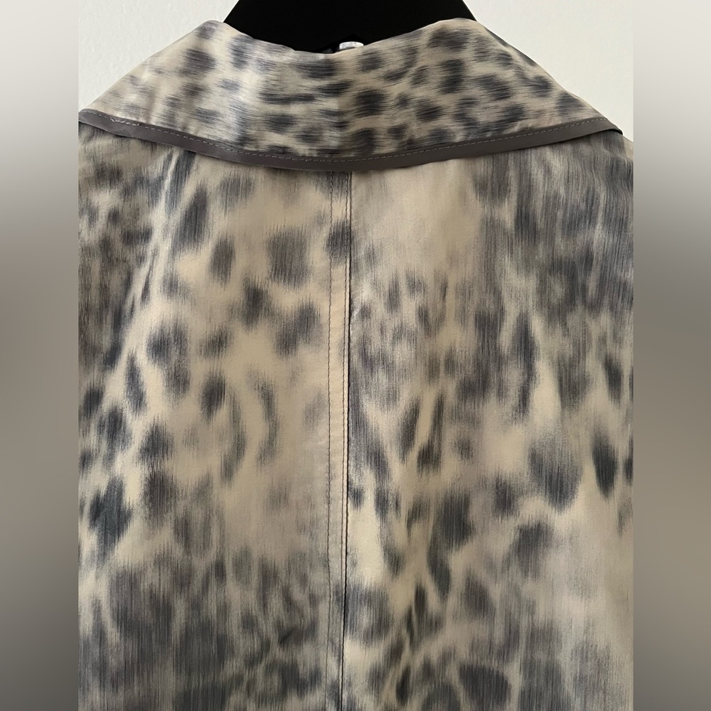 🤍  Chico’s Abstract Animal Print Blazer | Statement Jacket - Picture 8 of 11